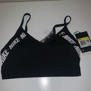 Black sports bra